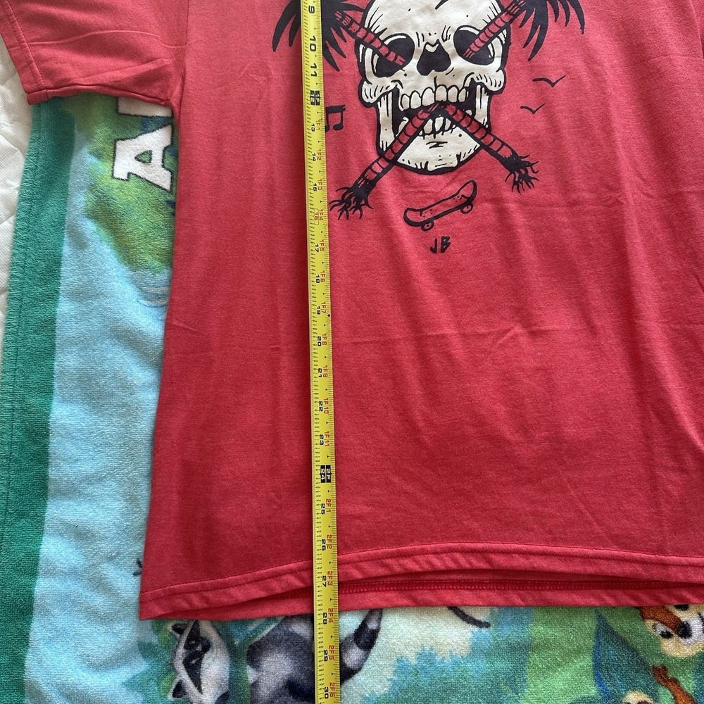 VTG Y2K Volcom Skateboard Shirt Men's M Red Black Graphic Summer Grunge Skull - Picture 5 of 6